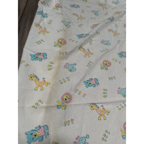 Vintage Baby Crib Sheet With Cute Animal Print Sheep Bears Lion Giraffes Flower - Picture 4 of 5